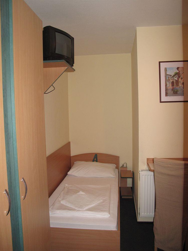 Bed and Breakfast Alfréd Panzió à Budapest Extérieur photo
