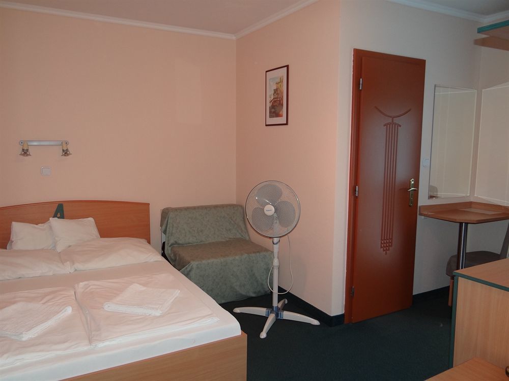 Bed and Breakfast Alfréd Panzió à Budapest Extérieur photo