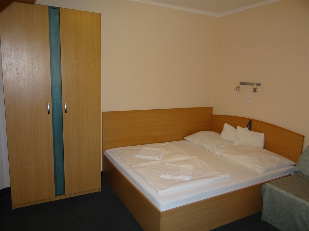 Bed and Breakfast Alfréd Panzió à Budapest Extérieur photo